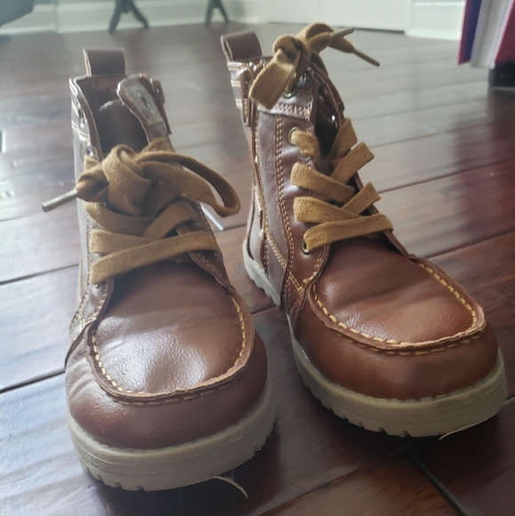 Boys Pre-owned Children's Place Boots - Picture 2 of 6